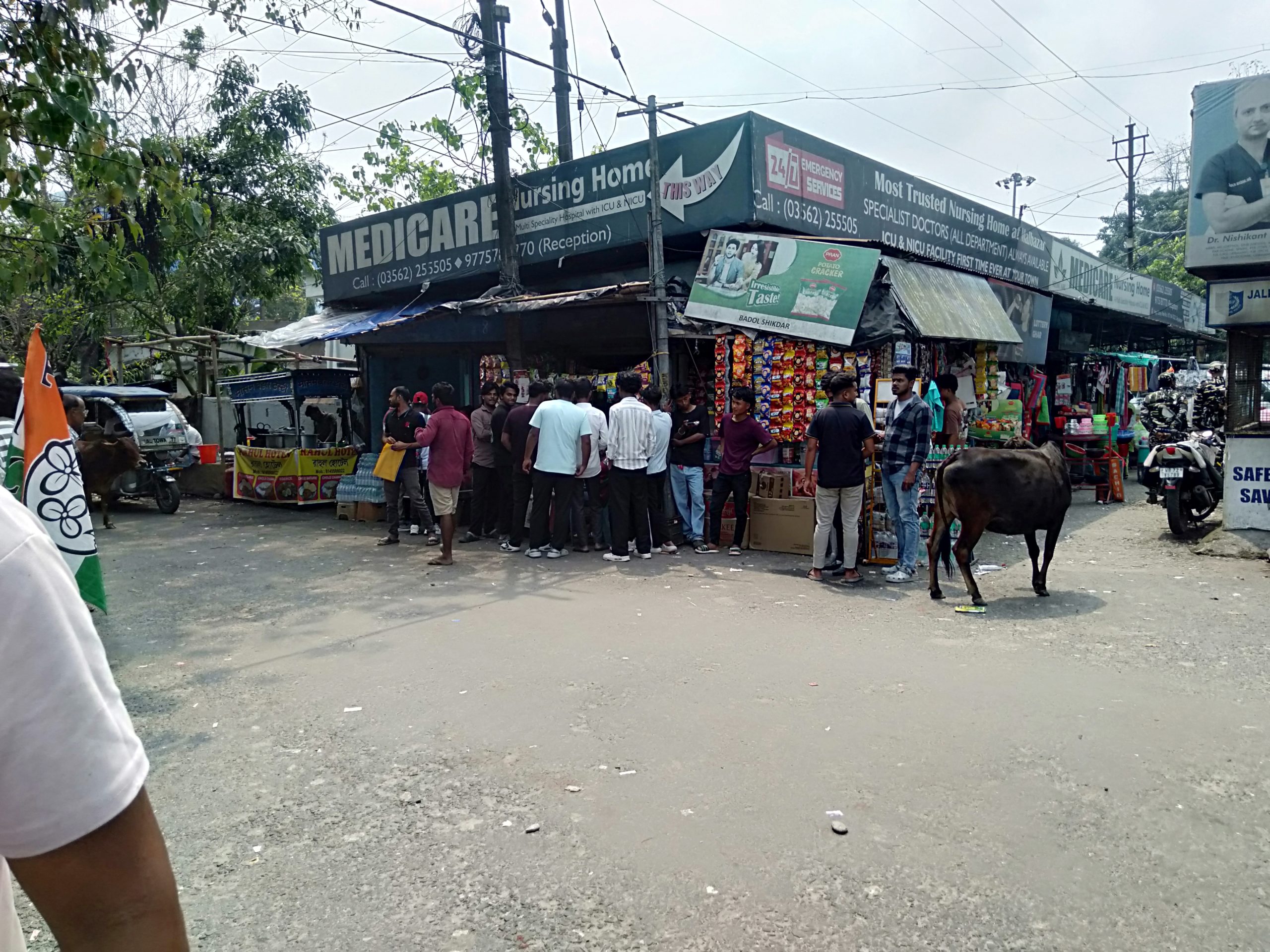 মনোনয়ন পত্র জমা দেওয়াকে কেন্দ্র করে জমজমাট হয়ে উঠল মালবাজার শহর