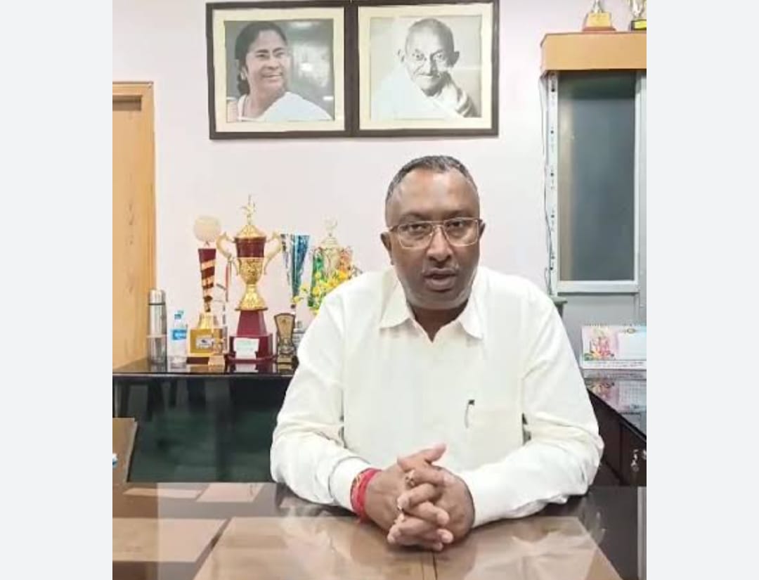 রাজ্যে পালাবদলের পর রায়গঞ্জ পুরসভার প্রশাসক পদ থেকে ইস্তফা দিচ্ছেন সন্দীপ বিশ্বাস