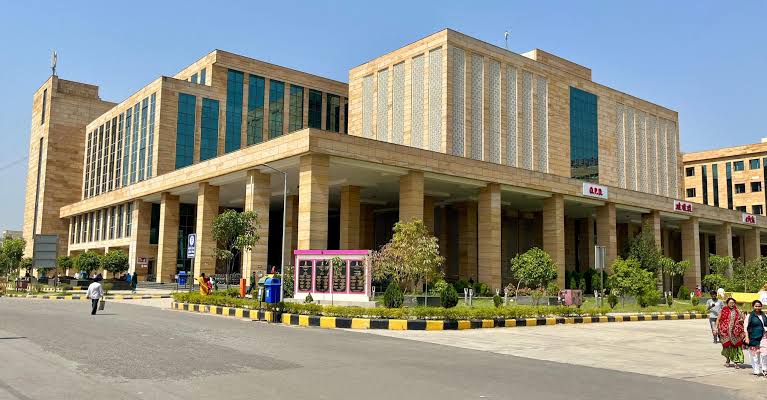 উত্তরবঙ্গের কোথায় হবে AIIMS, রায়গঞ্জের আলোচনায় শুধু প্রিয়রঞ্জন আর প্রত্যাশা