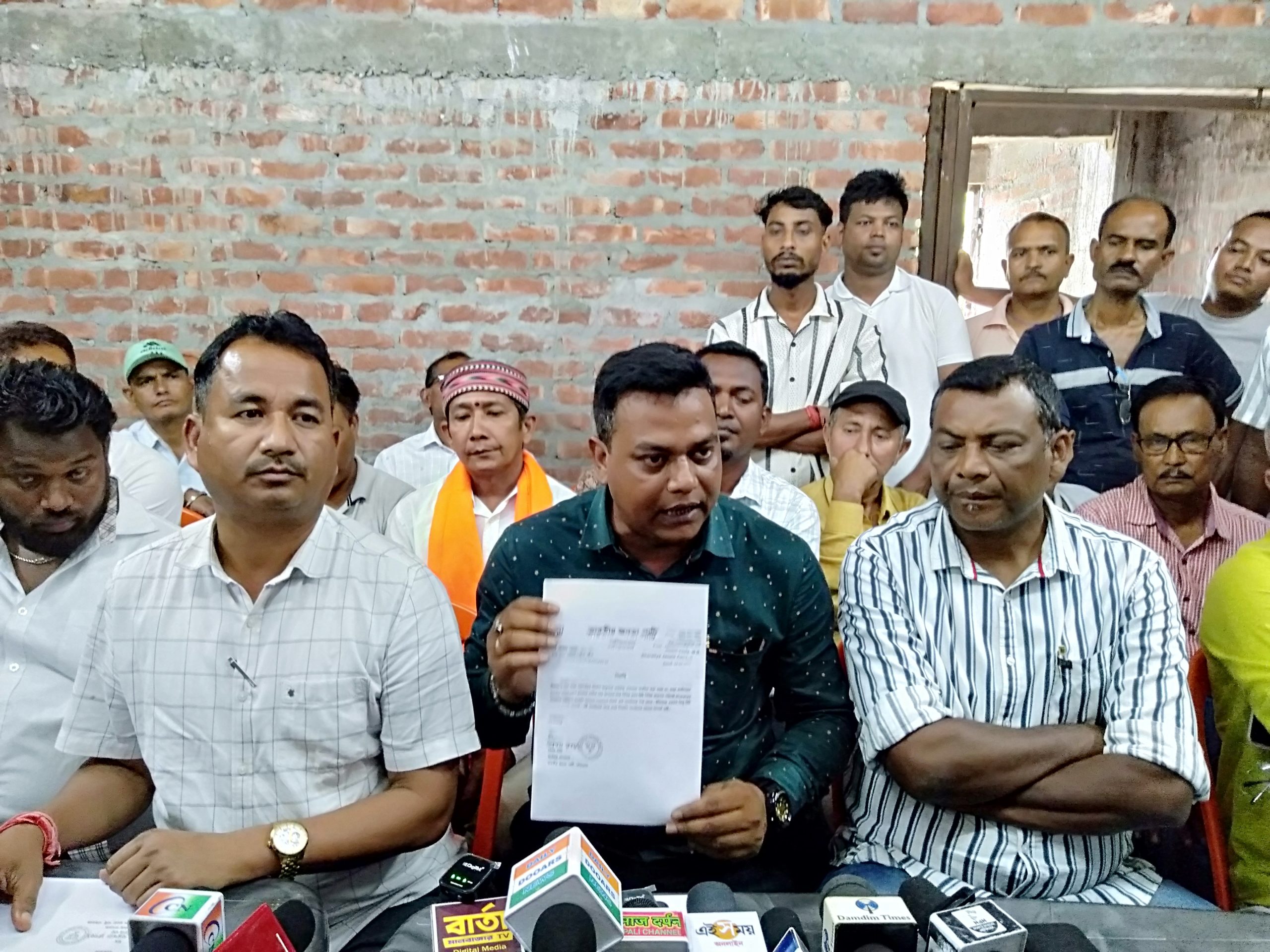 রাজেশ ছেত্রীর যোগদানকে মান্যতা দিলো না জেলা বিজেপি নেতৃত্ব