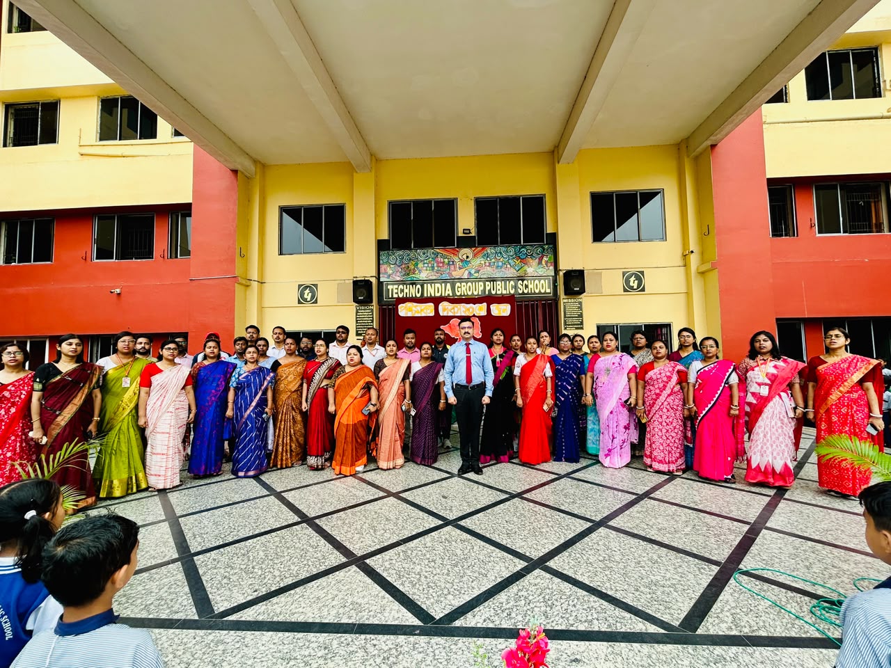 রায়গঞ্জ টেকনো ইন্ডিয়া গ্ৰুপ পাবলিক স্কুলে উদযাপন হল পশ্চিমবঙ্গ দিবস