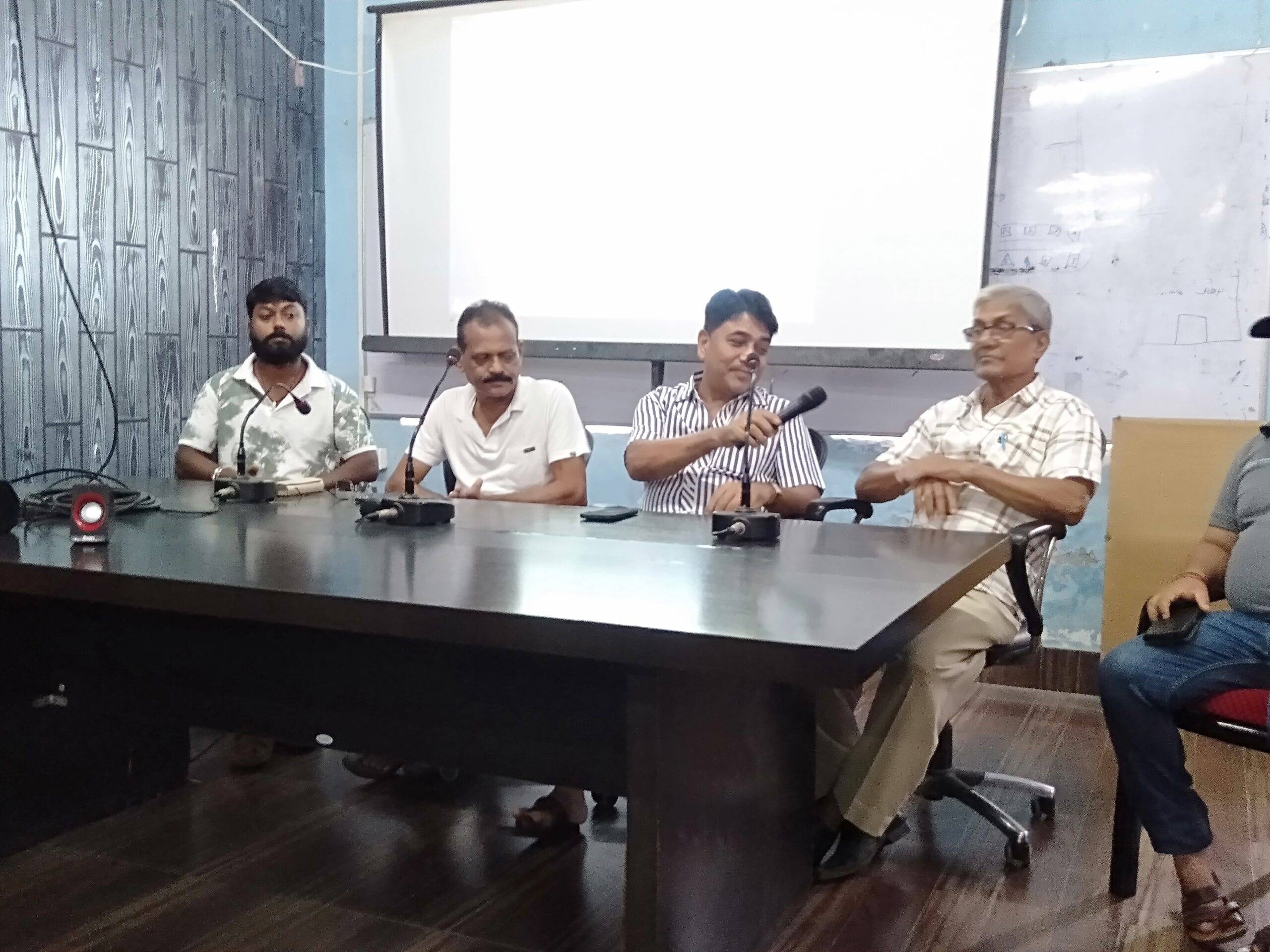 দেশের অন্যান্য এলাকার মত মাল মহকুমা এলাকায় শুরু হলো জনগণার কাজ